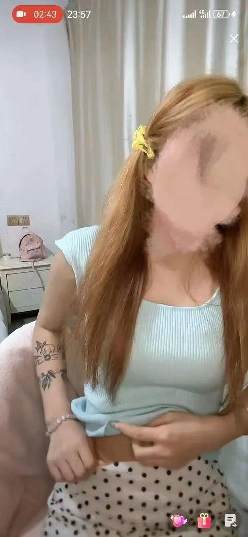 女主播露胸视频,网络热议不断